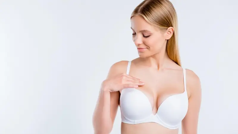 Borstvergroting: implantaten vs. eigen vet – de volledige vergelijking